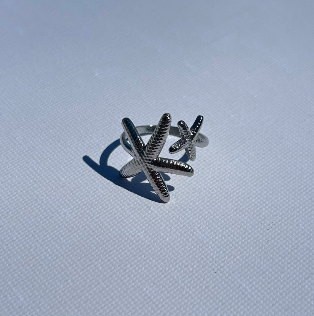Anillo Abierto de Doble Estrella de Mar